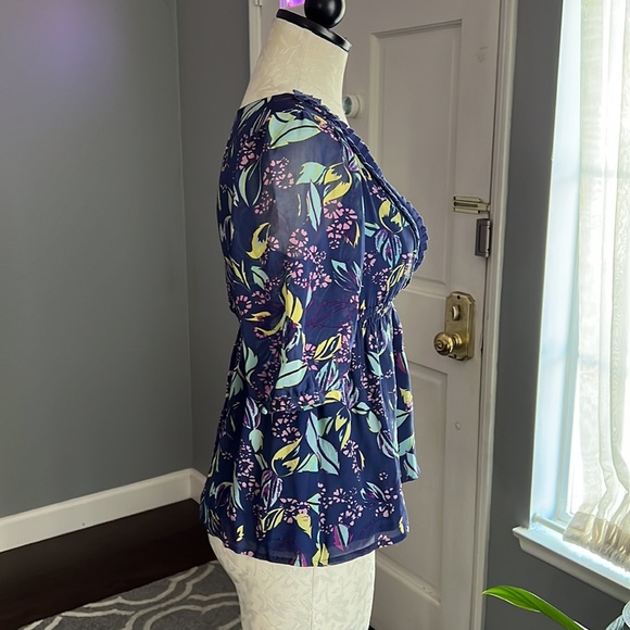 Yumi Kim V-neck Floral Print Top - Picture 3 of 8